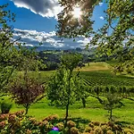 Farm Jarc Vineyard Feriegård