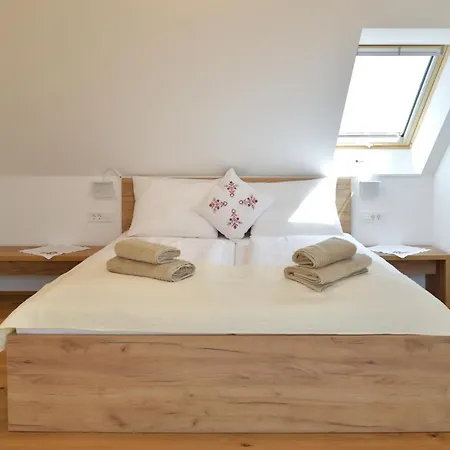 Farm Jarc Vineyard * Svecina