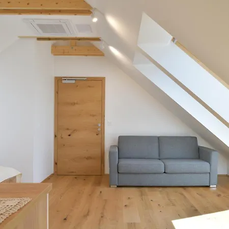 Farm Jarc Vineyard * Svecina