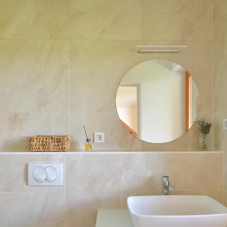 Farm Jarc Vineyard * Svecina