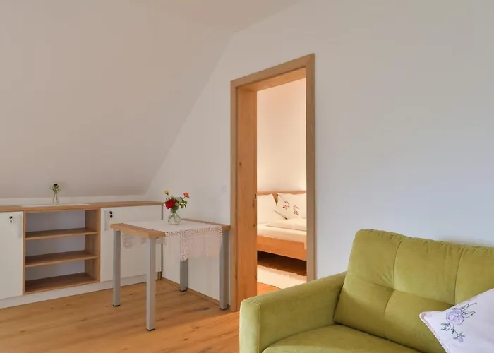 Farm Jarc Vineyard Bauernhof Svecina